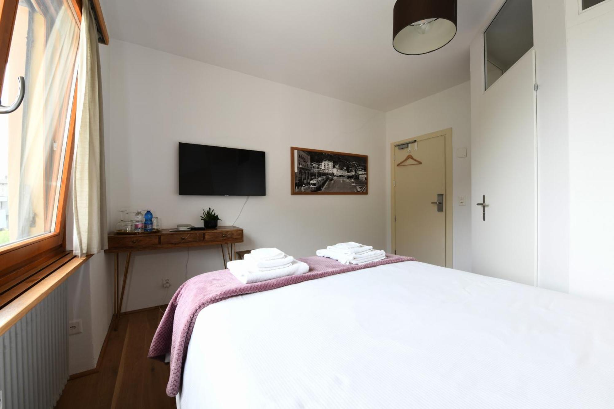 7Rooms - Self Check-In 24H Free Parking Losone Bagian luar foto