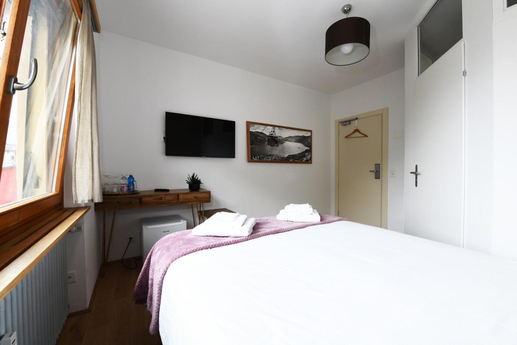 7Rooms - Self Check-In 24H Free Parking Losone Bagian luar foto