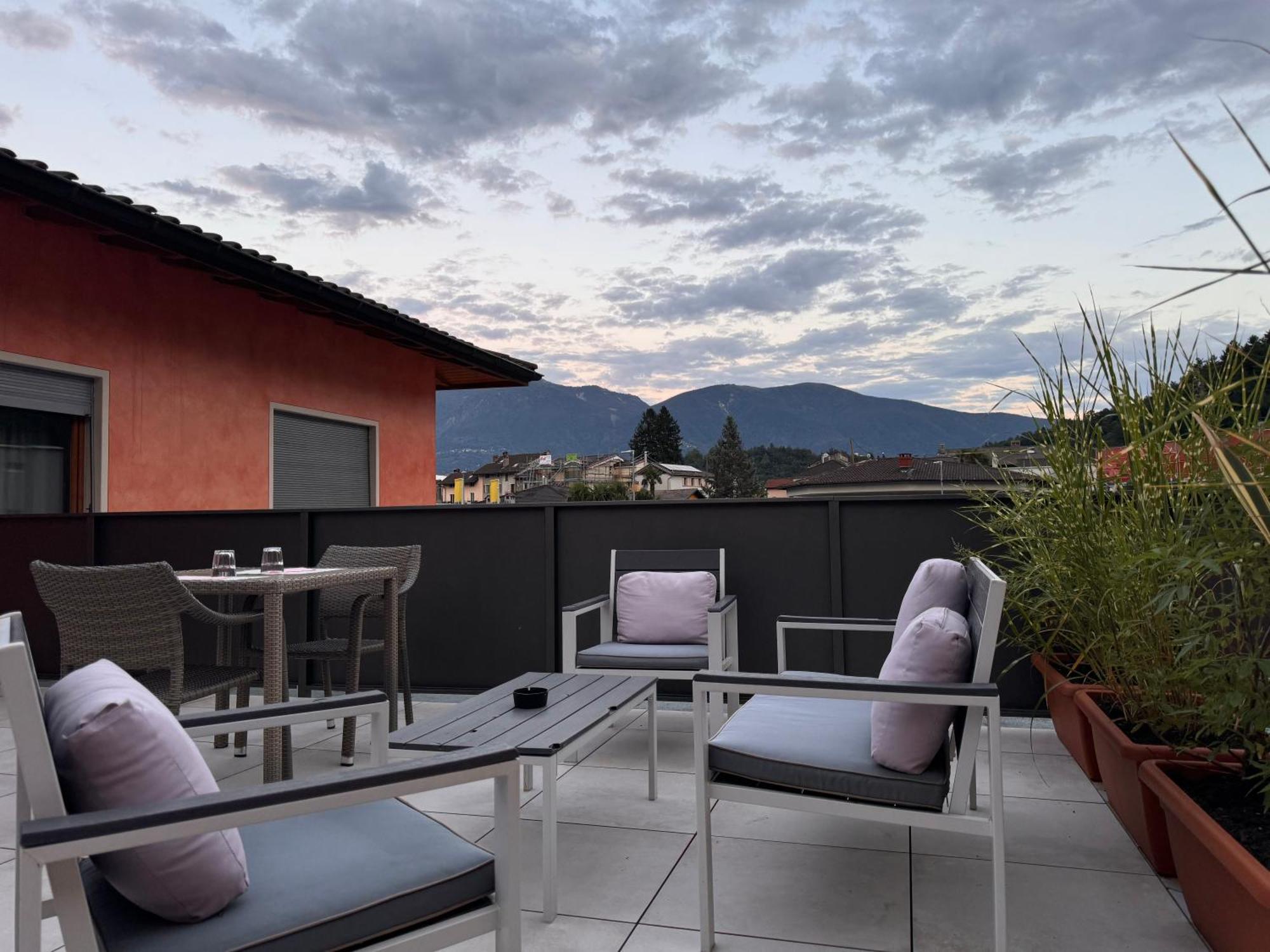7Rooms - Self Check-In 24H Free Parking Losone Bagian luar foto